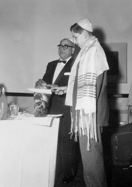 Cutting The Challah